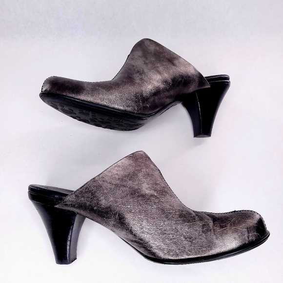 Born Metallic Pewter Leather Slide Heel | 10 - Picture 3 of 11